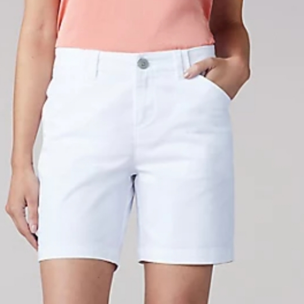 Lee Regular Fit White Chino Walkshort Size 18 NWOT